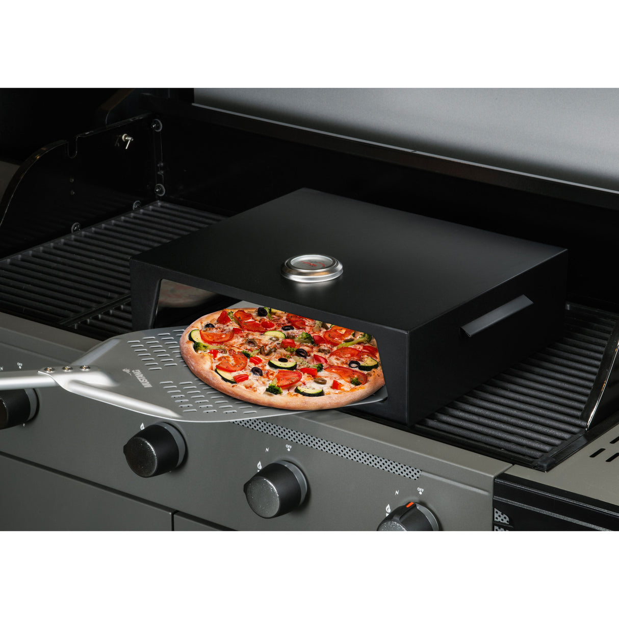 Mustang Pizza ugn att placeras i grillen