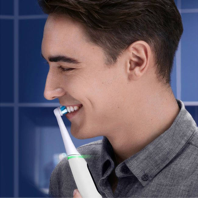 Oral B Eltandborste iO6 Series M6 White