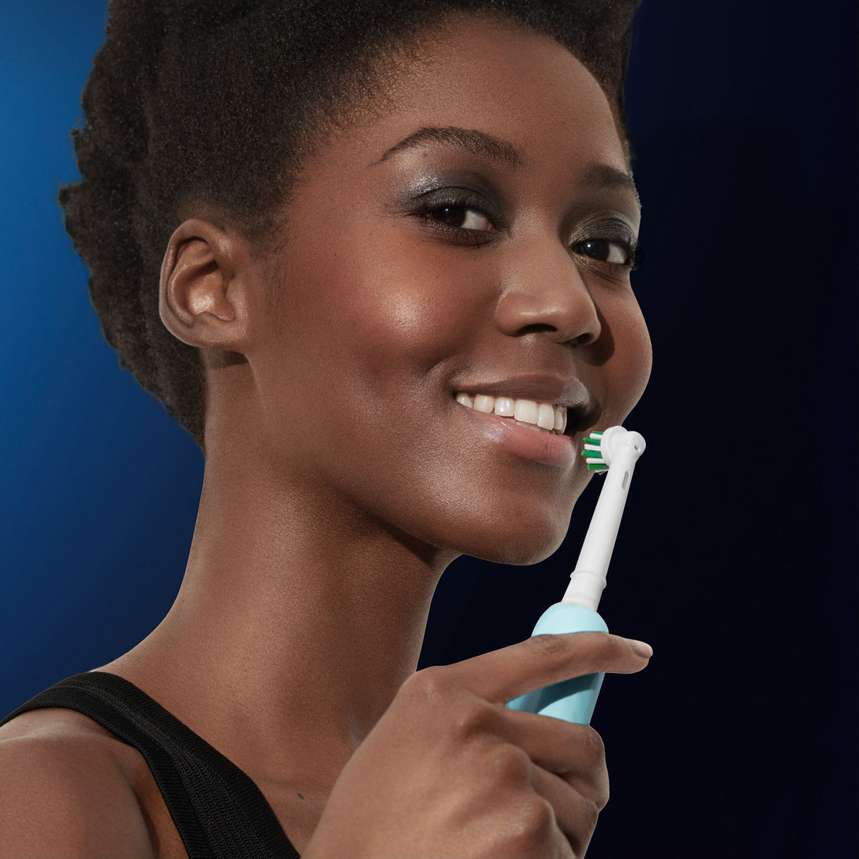 Oral B Eltandborste Pro1 Turquoise + Extra Refill